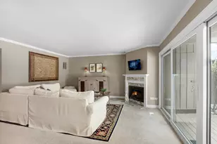 563 Woodview Rd, Lake Barrington, IL 60010 - Photo 2