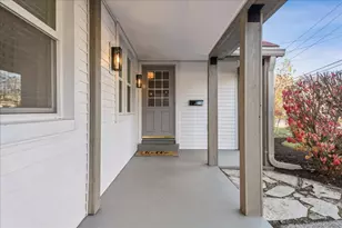 118 N Cedar St, Palatine, IL 60067 - Photo 2