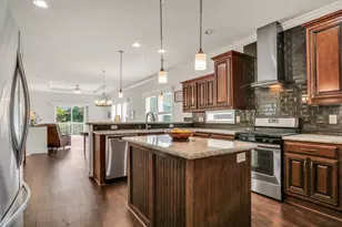 305 Legacy Ct, Grayslake, IL 60030 - Photo 2