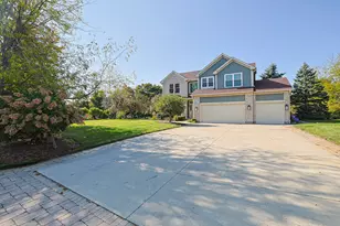 8789 Bentley Ln, Spring Grove, IL 60081 - Photo 4