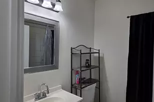 803 Broadway Ave, North Chicago, IL 60064 - Photo 16