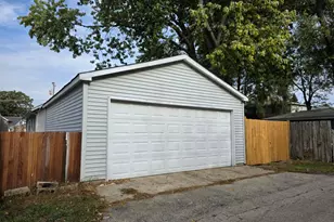 803 Broadway Ave, North Chicago, IL 60064 - Photo 36