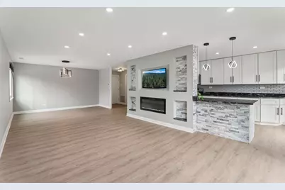 8650 Ferris Avenue #203, Morton Grove, IL 60053 - Photo 4