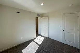 573 Yosemite Wy, Mundelein, IL 60060 - Photo 12