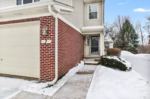 7 Shade Tree Ct, Algonquin, IL 60102 - Photo 2