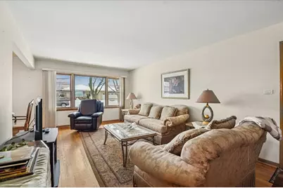 8516 N Ozanam Avenue, Niles, IL 60714 - Photo 2