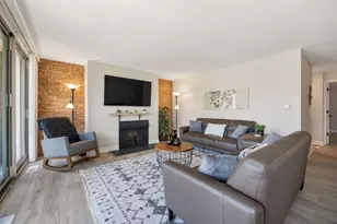 6000 E Lake Dr, Lisle, IL 60532 - Photo 4