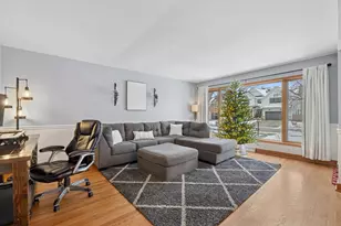 309 N Clinton Ave, Elmhurst, IL 60126 - Photo 6