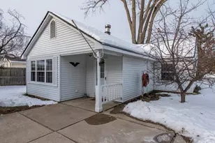 10867 W Beach Rd, Beach Park, IL 60087 - Photo 2