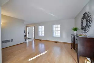 119 Canton Ln, Streamwood, IL 60107 - Photo 10