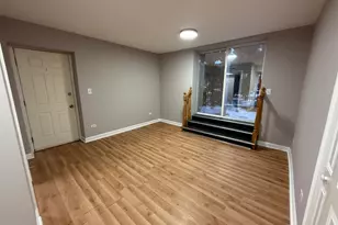 6954 N Greenview Ave, Chicago, IL 60626 - Photo 2