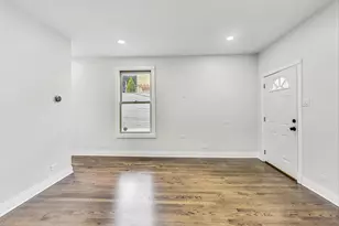 1839 W Henderson St, Chicago, IL 60657 - Photo 30