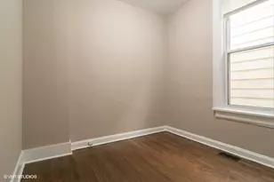 1839 W Henderson St, Chicago, IL 60657 - Photo 20