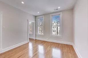 1839 W Henderson St, Chicago, IL 60657 - Photo 8