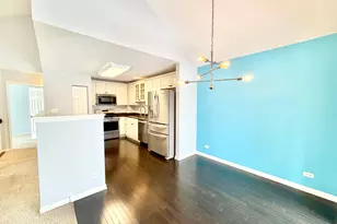 898 Emerald Dr, Pingree Grove, IL 60140 - Photo 6