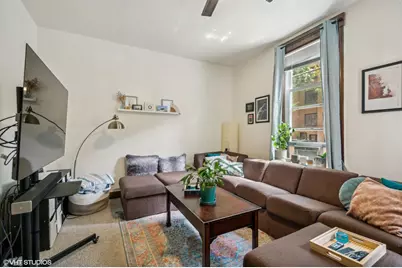 1410 W Cornelia Street #1, Chicago, IL 60657 - Photo 2