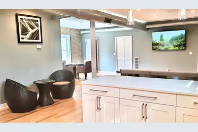 617 E 67th Street #2, Chicago, IL 60637 - Photo 2