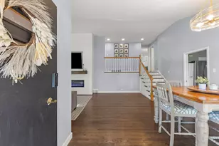 5924 Carpenter St, Downers Grove, IL 60516 - Photo 2