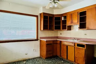 12915 S Parnell Ave, Chicago, IL 60628 - Photo 6