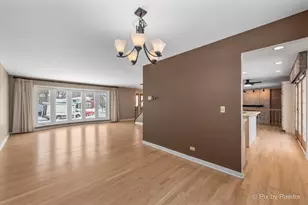 4452 Burgundy Pl, Lisle, IL 60532 - Photo 6