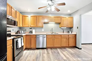 3332 Twisted Oak Ct, McHenry, IL 60051 - Photo 8