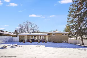 113 April Ln, North Aurora, IL 60542 - Photo 20