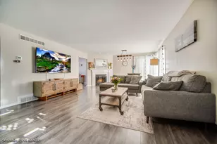 113 April Ln, North Aurora, IL 60542 - Photo 6