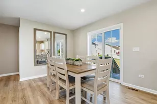 1725 Sunglow Ln, Dekalb, IL 60115 - Photo 6