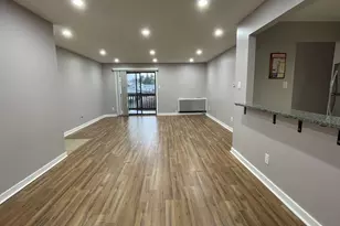 803 Garden Cir, Streamwood, IL 60107 - Photo 6