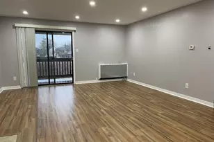 803 Garden Cir, Streamwood, IL 60107 - Photo 2