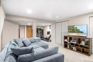 205 Churchill Ln, Aurora, IL 60504 - Photo 12