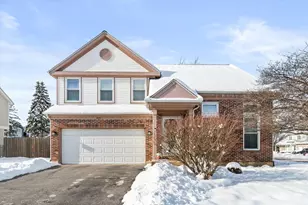 205 Churchill Ln, Aurora, IL 60504 - Photo 2