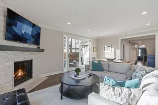 2611 Laurel Ln, Wilmette, IL 60091 - Photo 16