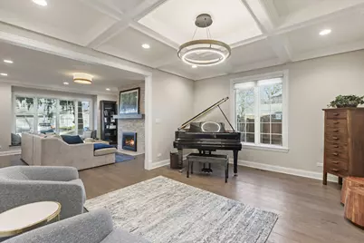 2611 Laurel Lane, Wilmette, IL 60091 - Photo 8