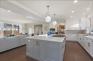 2611 Laurel Ln, Wilmette, IL 60091 - Photo 12