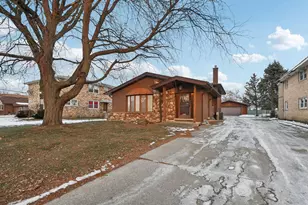 7605 Banks St, Justice, IL 60458 - Photo 1