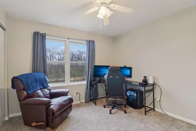 220 S Glenbrook Trail, McHenry, IL 60050 - Photo 24