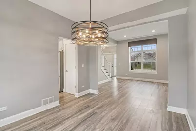 220 S Glenbrook Trail, McHenry, IL 60050 - Photo 10