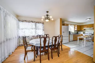 22W417 Tamarack Dr, Glen Ellyn, IL 60137 - Photo 6