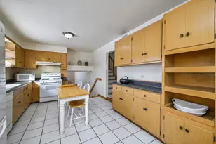 22W417 Tamarack Dr, Glen Ellyn, IL 60137 - Photo 10