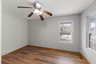 21519 Cormorant St, Crest Hill, IL 60435 - Photo 4
