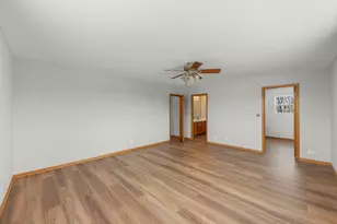 21519 Cormorant St, Crest Hill, IL 60435 - Photo 16