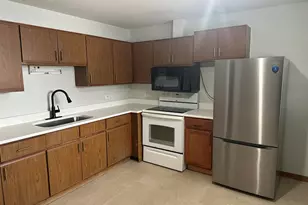 440 E Jefferson Ave, Hampshire, IL 60140 - Photo 2