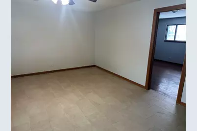 440 E Jefferson Avenue #4, Hampshire, IL 60140 - Photo 6