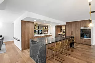 200 E Delaware Pl, Chicago, IL 60611 - Photo 12