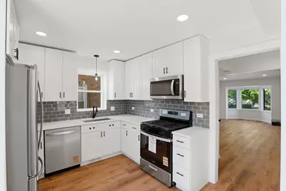 2705 N 73rd Avenue, Elmwood Park, IL 60707 - Photo 2