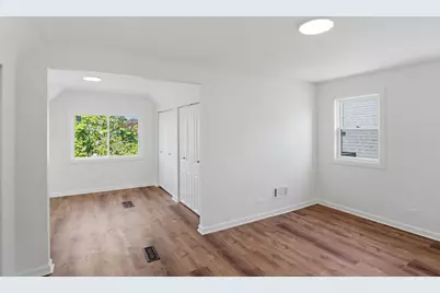 2705 N 73rd Avenue, Elmwood Park, IL 60707 - Photo 6