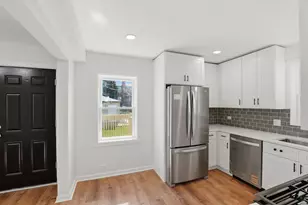 2705 N 73rd Ave, Elmwood Park, IL 60707 - Photo 12