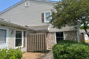 1033 Glouchester Harbor, Schaumburg, IL 60193 - Photo 1