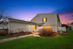 1033 Glouchester Harbor, Schaumburg, IL 60193 - Photo 2